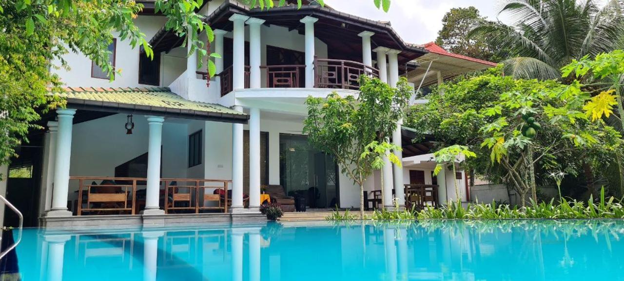 Golden Relax Villa With Pool, Restaurant & European Service Eramudugaha Exterior foto