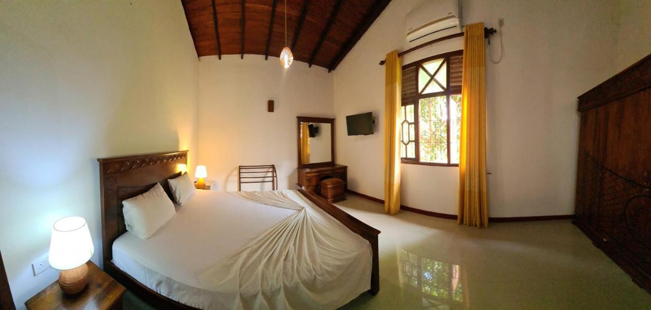 Golden Relax Villa With Pool, Restaurant & European Service Eramudugaha Exterior foto
